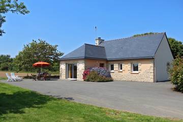 Gîte pour 6 personnes, avec terrasse et jardin, animaux acceptés à Étables-sur-Mer