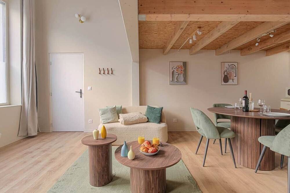 Jacuzzi & Cinema - Design Loft - Lyon Gateway in Caluire-et-Cuire, Lyon region