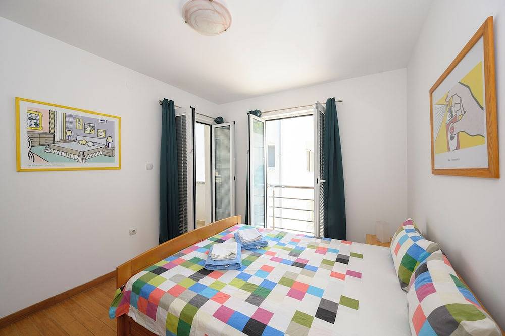 Ganze Wohnung, Makellose, luxuriöse Wohnung mit spektakulärem Blick über die Bucht von Kotor in Opština Kotor