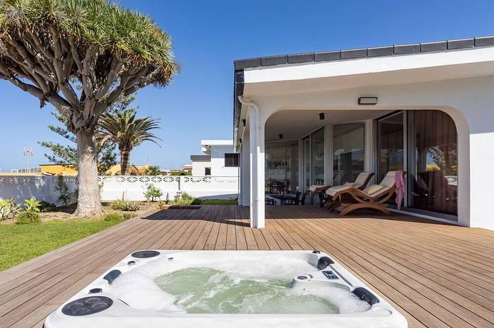 Villa pour 5 personnes, avec jacuzzi et jardin - 1
