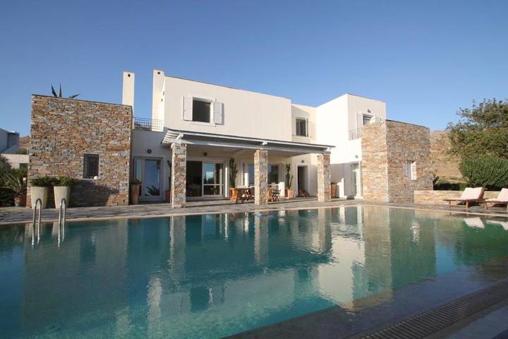 Ferienhaus für 6 Personen, mit Balkon und Terrasse sowie Garten und Pool in Karystos