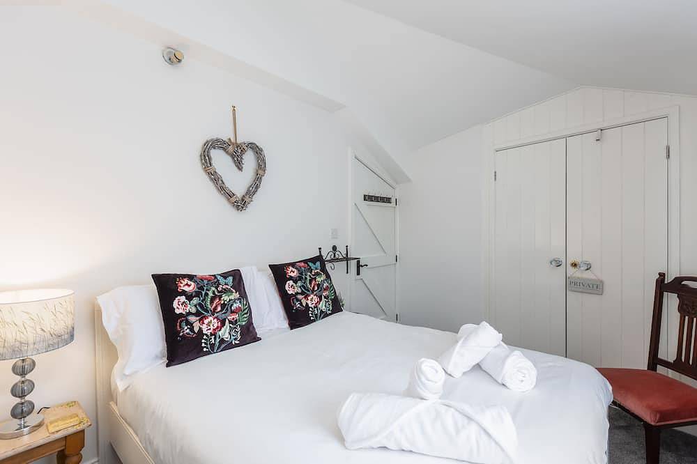 Grade Ii Quirky Yorkshire Cottage in Addingham, West Yorkshire
