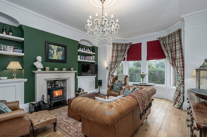 Holiday apartment for 4 people, with terrace and garden as well as hot tub, with pets in North-Wales