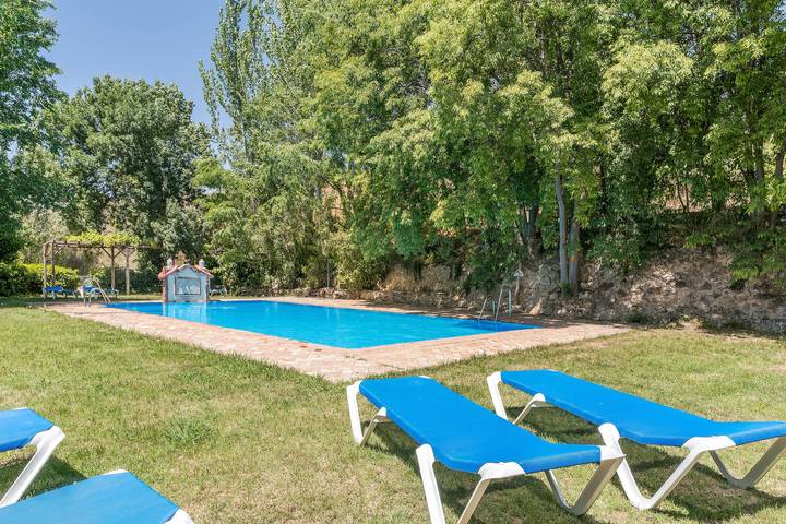 Casa rural para 6 personas, con Balcón y Jardín