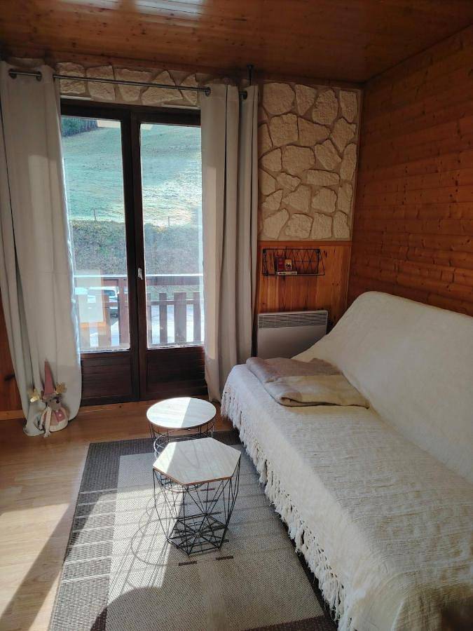 Gîte pour 4 personnes, avec vue et balcon, animaux acceptés à Aillon-le-Jeune