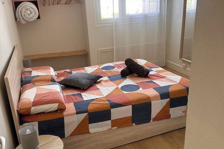 Appartement entier, Appartement lumineux avec 4 chambres avec 2 Sdb + Grand Balcon et Parking in Le Mans, Sarthe