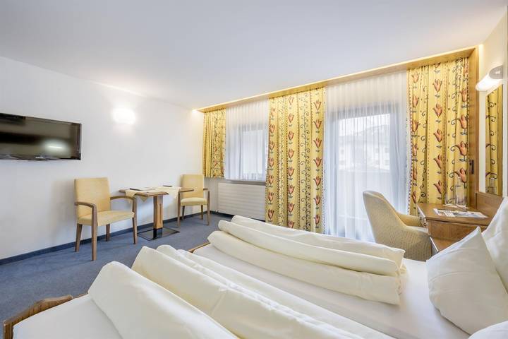 Doppelzimmer "Sölderhof", Frühstück in Stubai Alps, Sölden