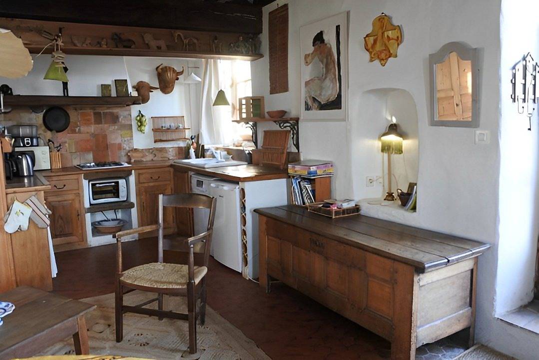 Maison de caractère dans un village perché de la Drôme in La Bégude-de-Mazenc, Région de nyons