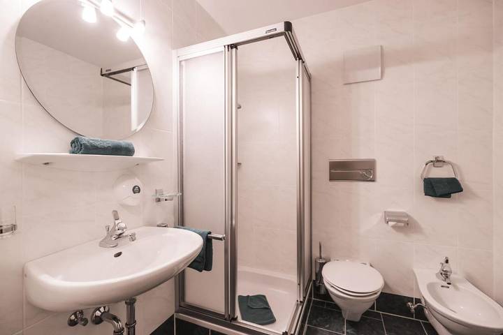 Hôtel pour 3 personnes, avec sauna et jardin ainsi que vue et piscine, animaux acceptés dans Anterselva Di Mezzo - 2