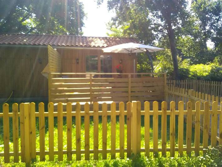 Chalet voor 2 personen, with Balkon and Terras as well as Tuin and Uitzicht in Biscarrosse