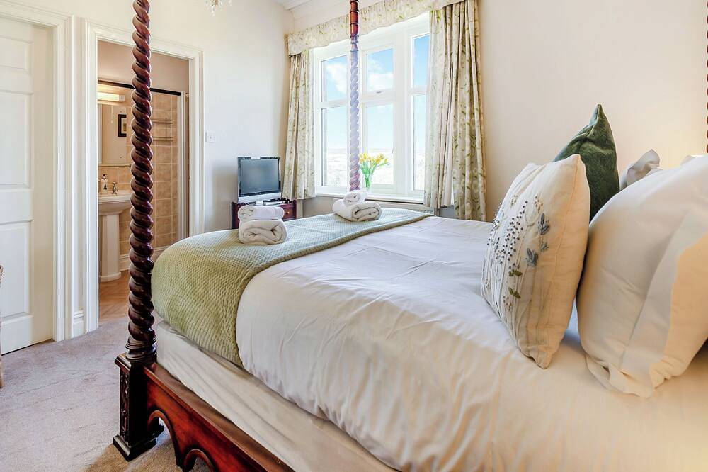 8 bedroom accommodation in Goathland, near Whitby in Goathland, North York Moors National Park