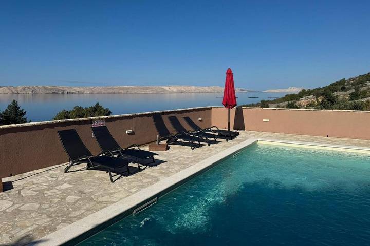 Ferienwohnung für 4 Personen, mit Balkon/Terrasse und Pool