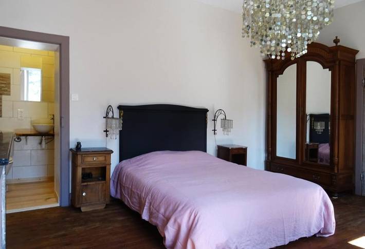Chambre d’hôte pour 2 personnes, avec jardin ainsi que piscine et vue, animaux acceptés dans l' Aveyron - 2