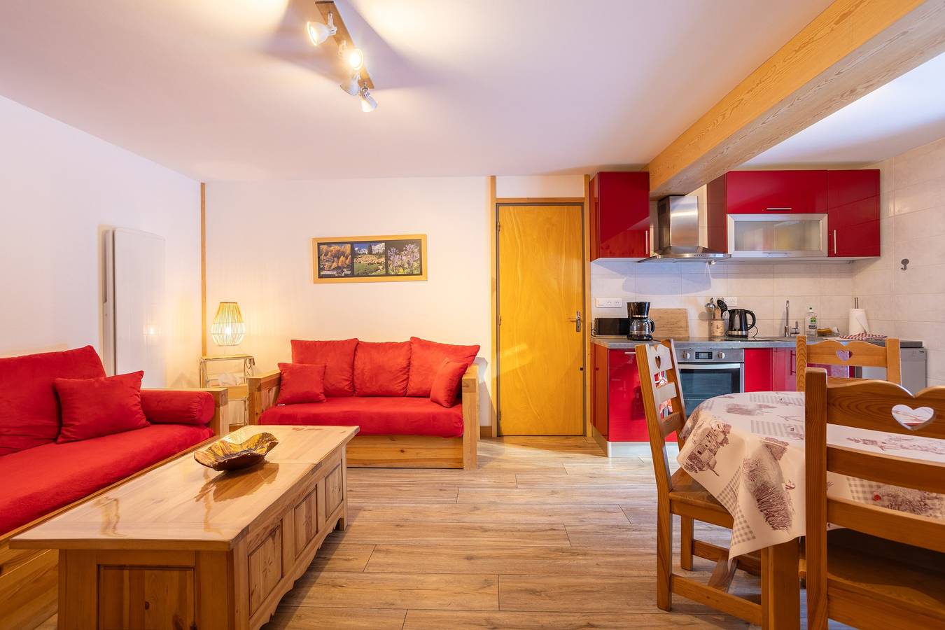 Apartamento entero, Apartamento La Givrine Vallée de la Clarée orientado al sur con jardín in Val-des-Prés, Briançon region