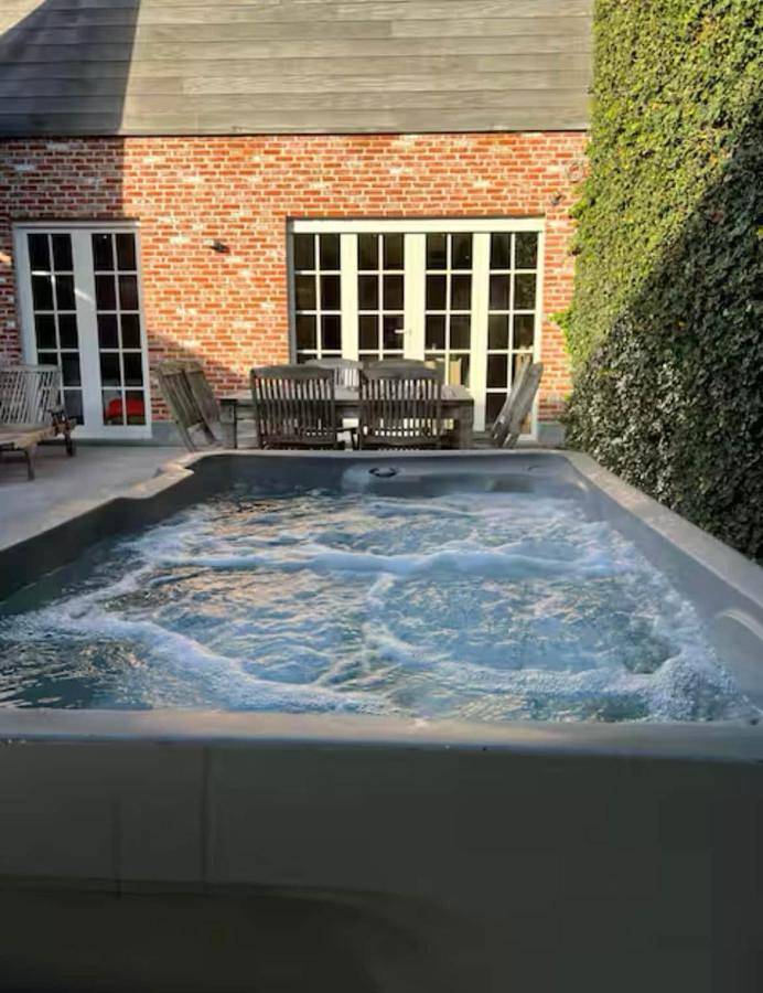 Maison de vacances pour 2 personnes, avec Terrasse ainsi que Jacuzzi et Sauna à Tielt