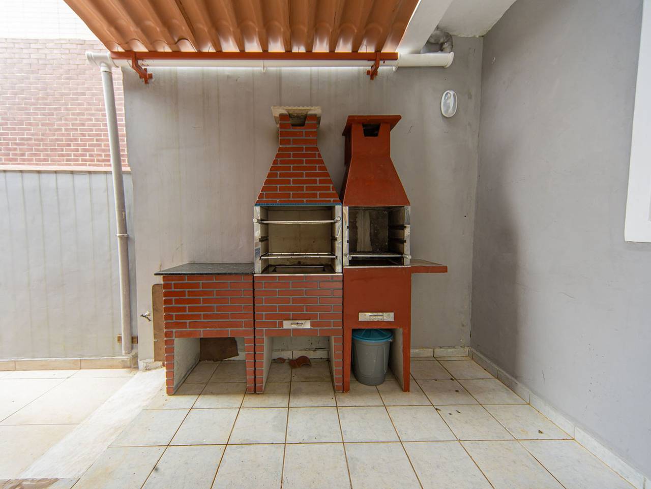 Casa com Piscina e Churrasqueira a 220 m da Praia in Guilhermina, Praia Grande