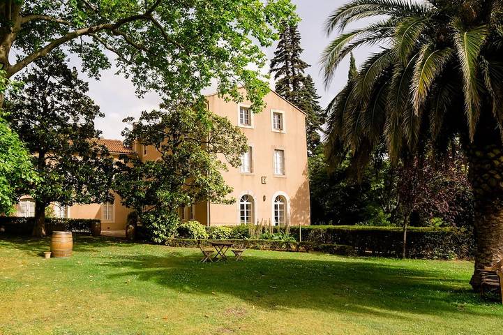 Location de vacances pour 10 personnes, avec Jardin à Villesèque-des-Corbières