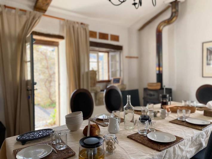 Location de vacances pour 13 personnes, avec Terrasse et Jardin ainsi que Piscine et Vue à Touffailles