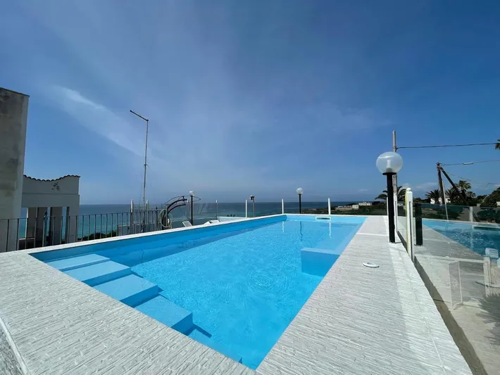 Apartamento de vacaciones para 3 personas, con jardín además de piscina y jacuzzi - 1