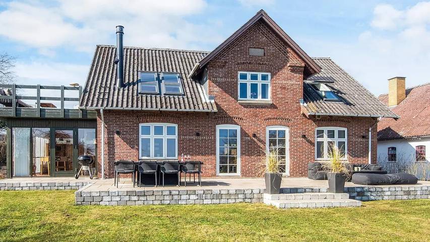 Ferienhaus für 9 Personen, mit Garten