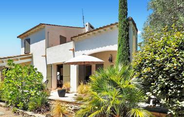 Location de vacances pour 8 personnes, avec terrasse, animaux acceptés à Paradou