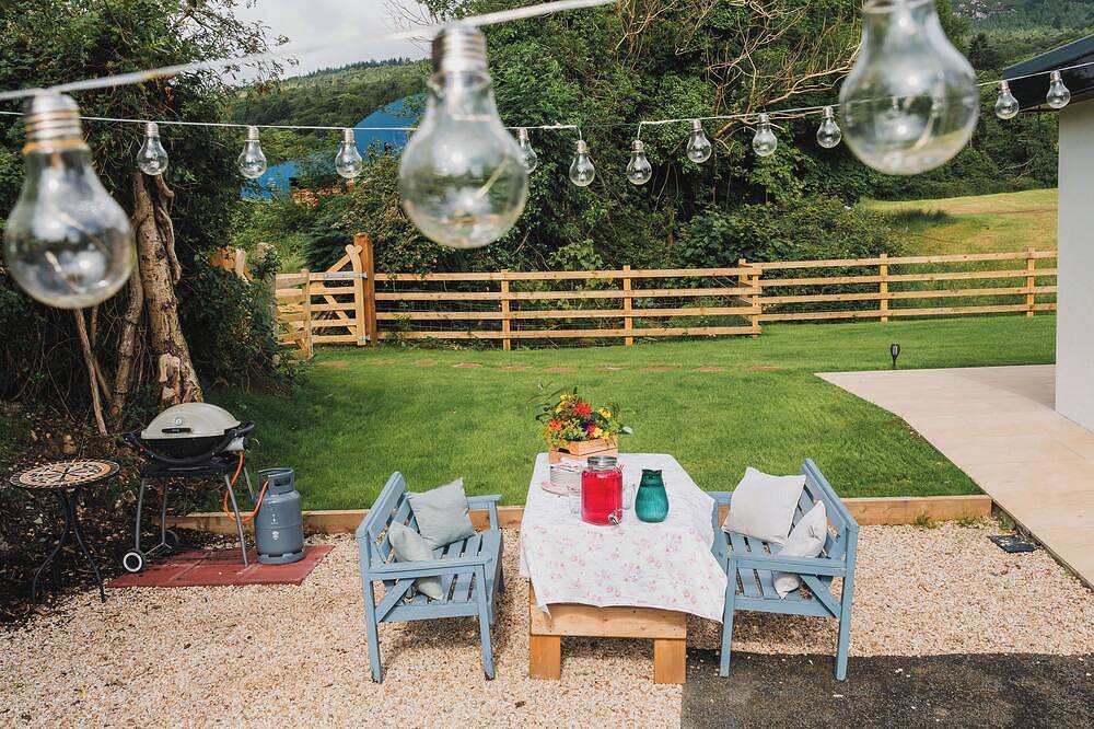 This charming 4 bedroomed newly renovated cottage is situated on a sheep farm. in County Wicklow