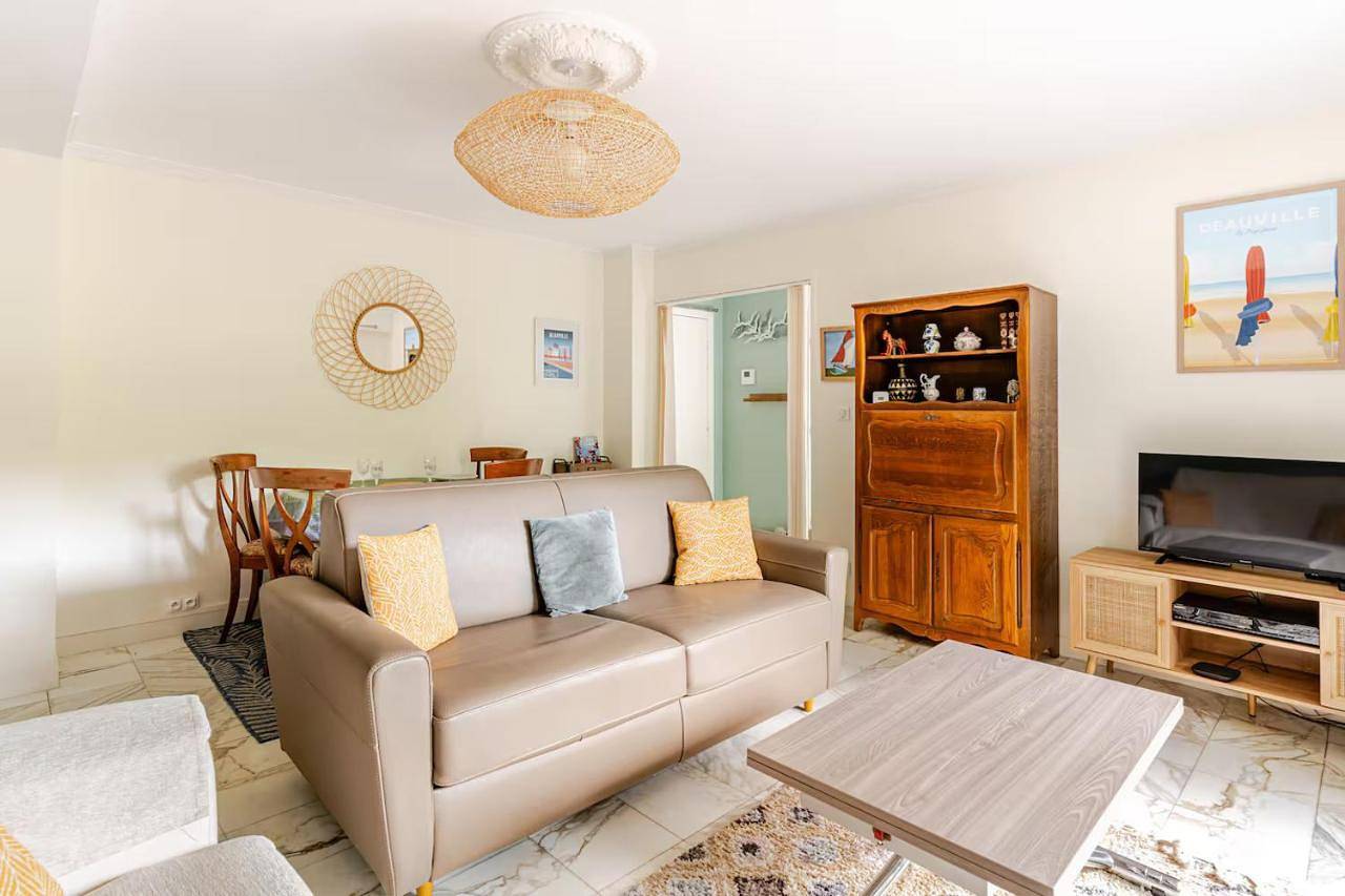 Appartement entier, Côté Jardin - Terrasse, Calme et Cosy in Deauville, Région de Lisieux