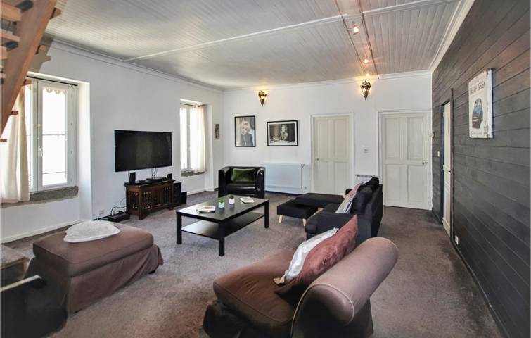 Location de vacances pour 14 personnes, avec jardin et piscine, adapté aux familles à Villeneuve-de-Berg - 2