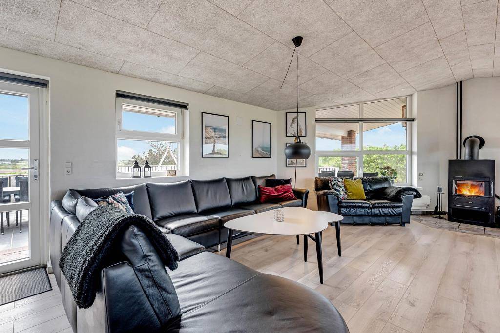 Schickes Ferienerienhaus mit Aktivitätsraum, Sauna und Spa in Ringkøbing, Holmsland Klit