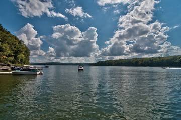 Cabin for 8 Guests in Lake Wallenpaupack, Pocono Mountains, Picture 3