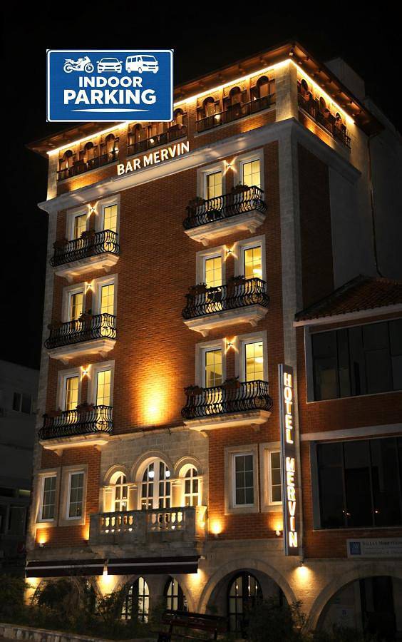 Hôtel pour 2 personnes, avec vue sur le lac ainsi que balcon et vue