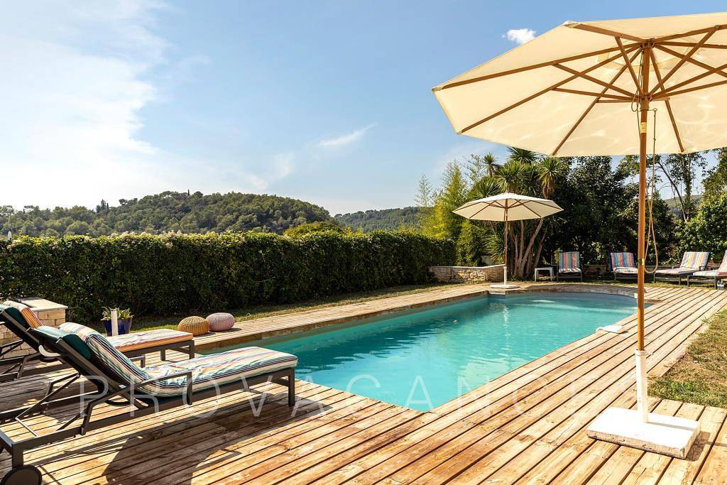 Ferienhaus mit Pool wenige Minuten zu Fuß von La Colle-sur-Loup in La Colle-sur-Loup, Cannes und Umgebung