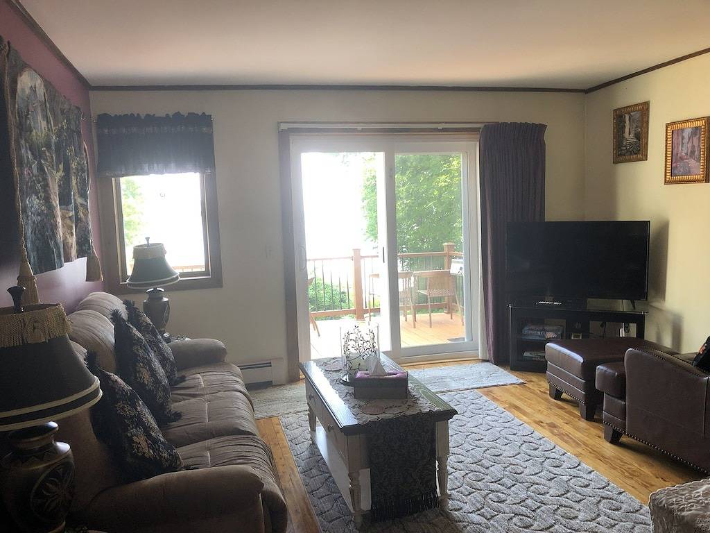 Beobachten Sie die herrlichen Sonnenaufgänge auf dem Meer und die schönen Mondnächte in Knox County (Maine)