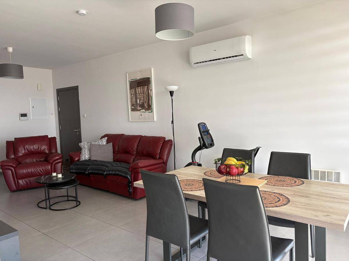 Appartement entier, Modern 2Br near Unic & Engomi Mall in Engomi, Chypre du Sud