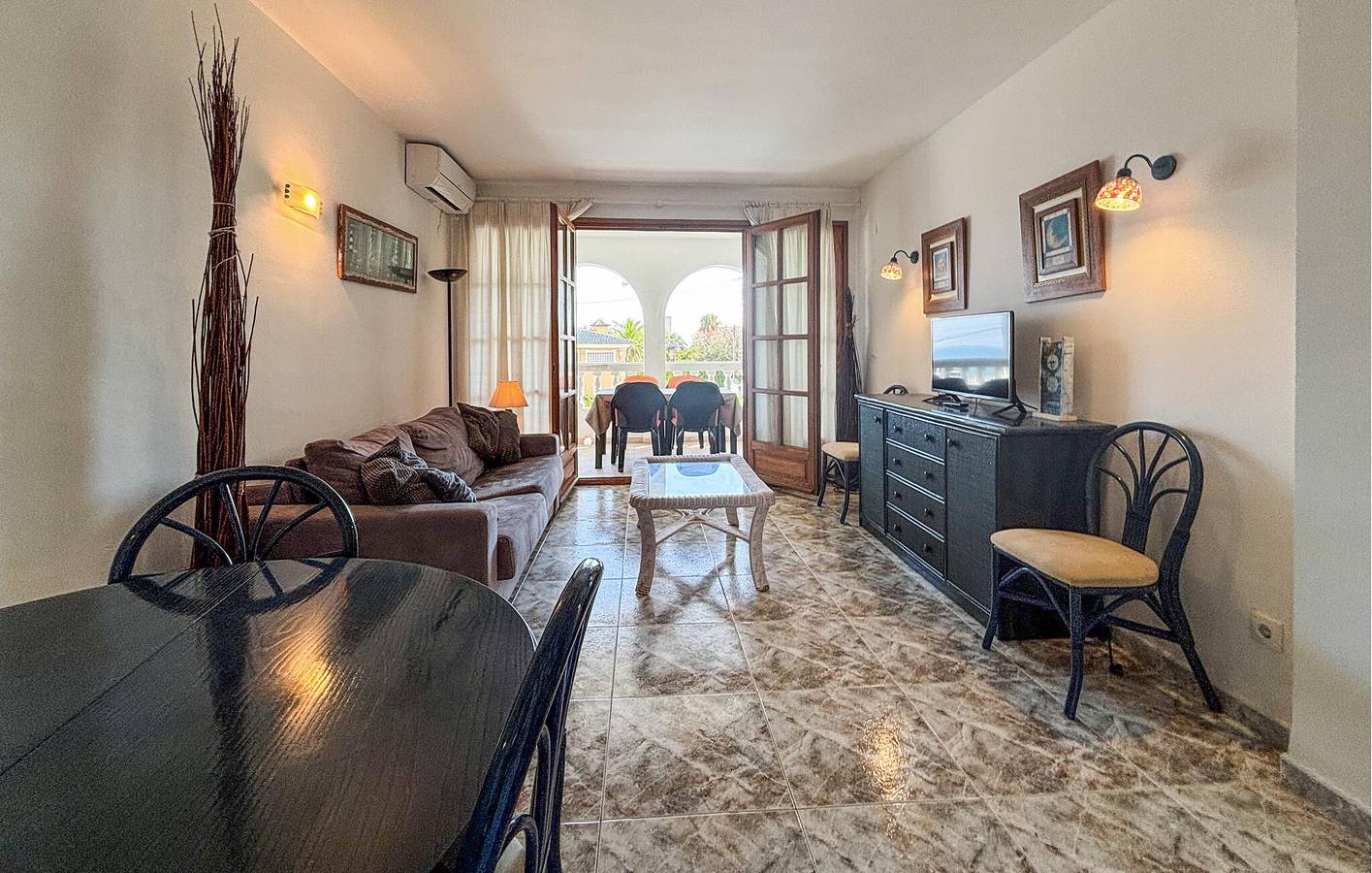 Apartamento vacacional entero, Apartamento en primera línea de playa con WiFi y parking, a 200m de Platja de l'Amadrava in Almadraba, Costa Blanca