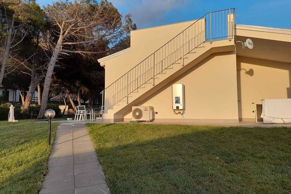 Mac House - uni/bifam, in pine forest 300mt from the sea in San Pietro a Mare, Valledoria
