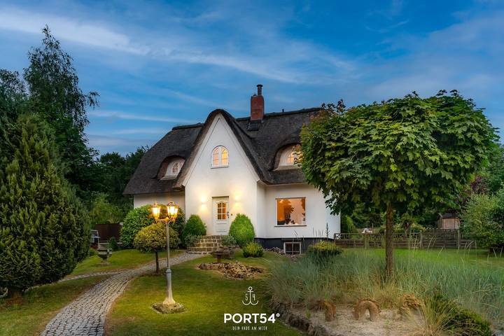 Ferienhaus für 9 Personen, mit Whirlpool und Terrasse sowie Garten und Sauna in Schleswig & Umgebung - 2