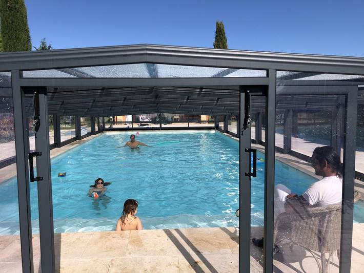 Gîte pour 12 personnes, avec terrasse ainsi que jardin et piscine dans le Gard - 2