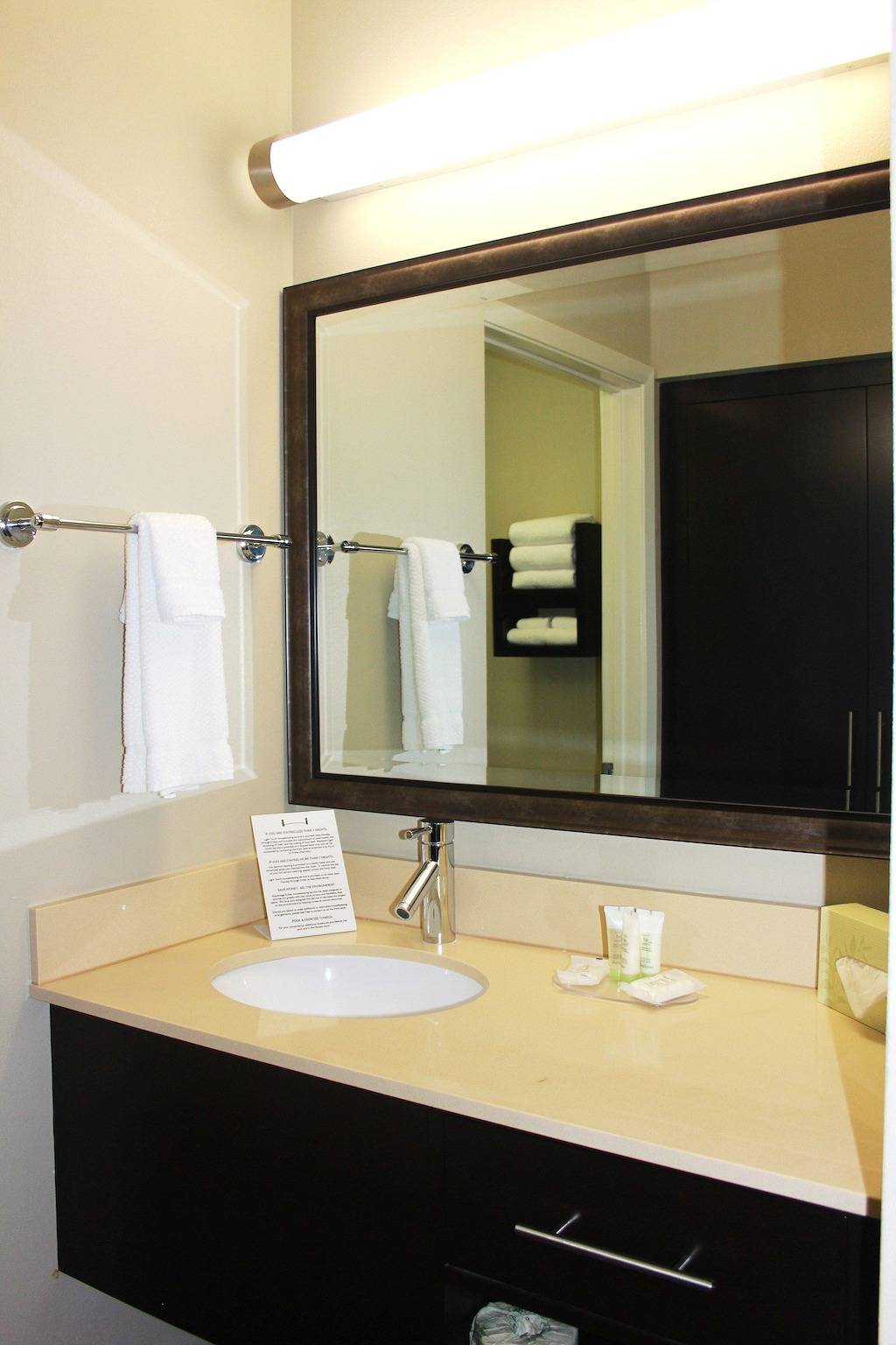 Ganze Wohnung, Staybridge Houston Iah Beltway 8 in Harris County
