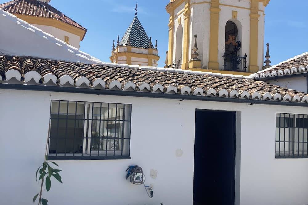 Entire apartment, Spacious and bright apartment in the center of Ronda in Ronda, Málaga Province