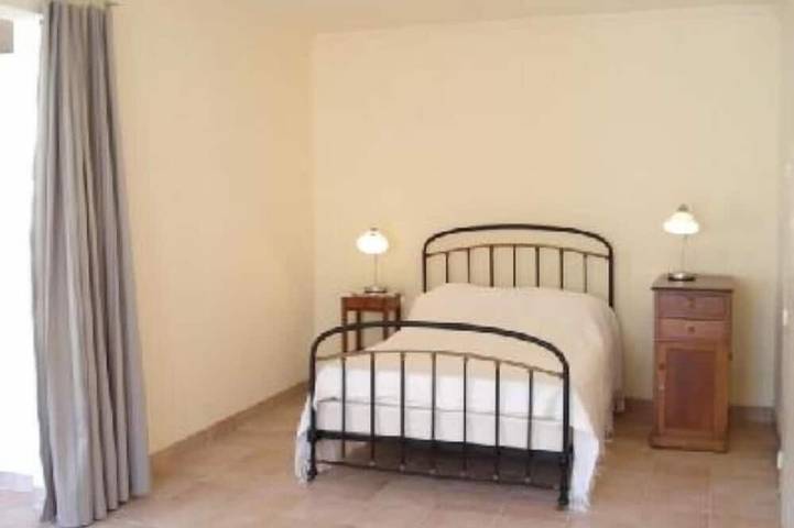 Location de vacances pour 2 personnes, avec terrasse ainsi que piscine et jardin, animaux acceptés à Caux - 2