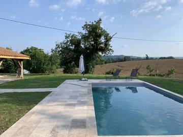 Gîte pour 8 personnes, avec jardin ainsi que terrasse et piscine, animaux acceptés dans le Lot-et-Garonne
