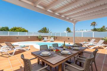 Villa for 6 People in Playa Matagorda, Tías, Photo 2