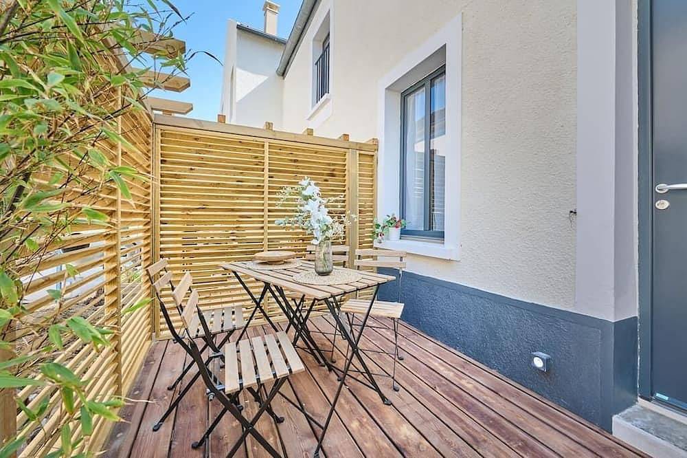 Apartamento entero, ★★★★★ Beautiful Duplex Design with private terrace -  Ideally located in Veneux-les-Sablons, Sena y Marne