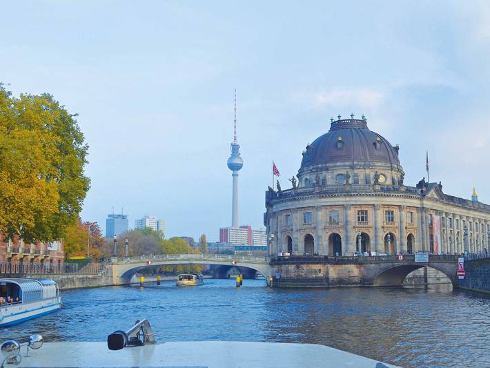 Boot für 12 Personen, mit Ausblick und Terrasse sowie Seeblick, mit Haustier in Brandenburg - 2