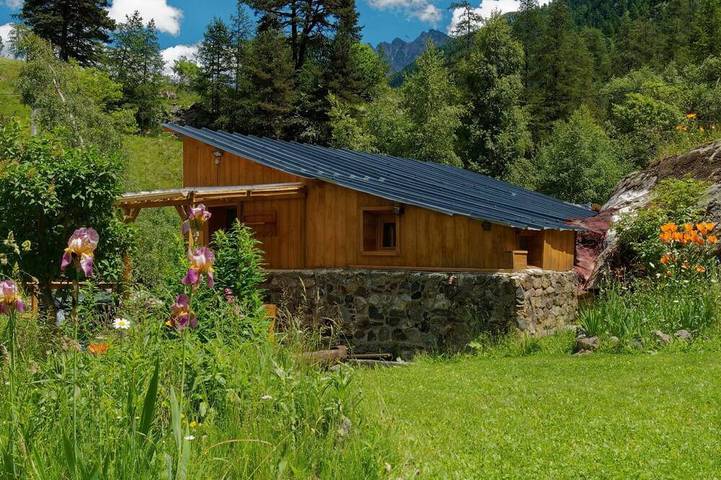 Ferienhaus für 2 Personen, mit Terrasse und Garten in Belvédère