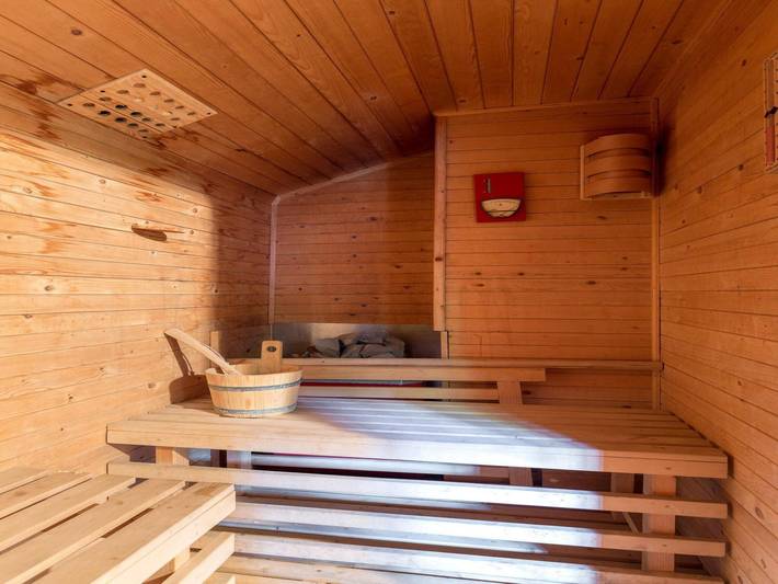 Ferienhaus am See, Sauna, Boot, Fahrräder in Chmielno
