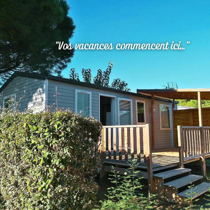 Camping pour 6 personnes, avec jardin ainsi que bassin pour enfant et piscine, animaux acceptés