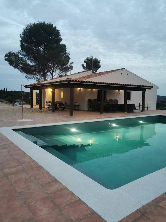 Casa de vacaciones para 11 personas, con terraza además de jardín y vistas - 1