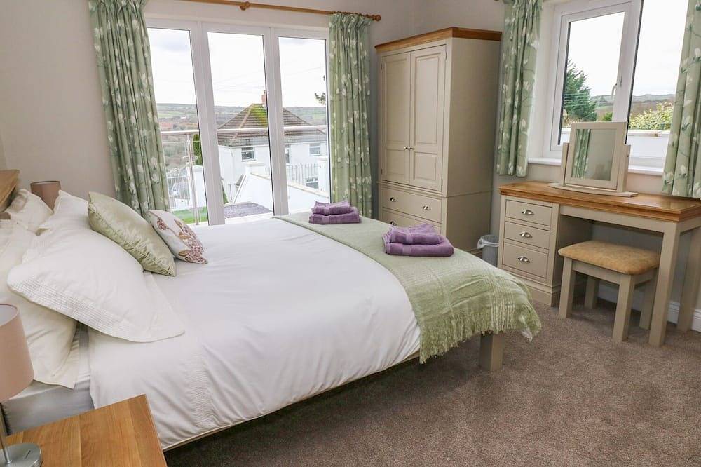 Mor Awelon, family friendly, luxury holiday cottage in Goodwick in Goodwick, Pembrokeshire